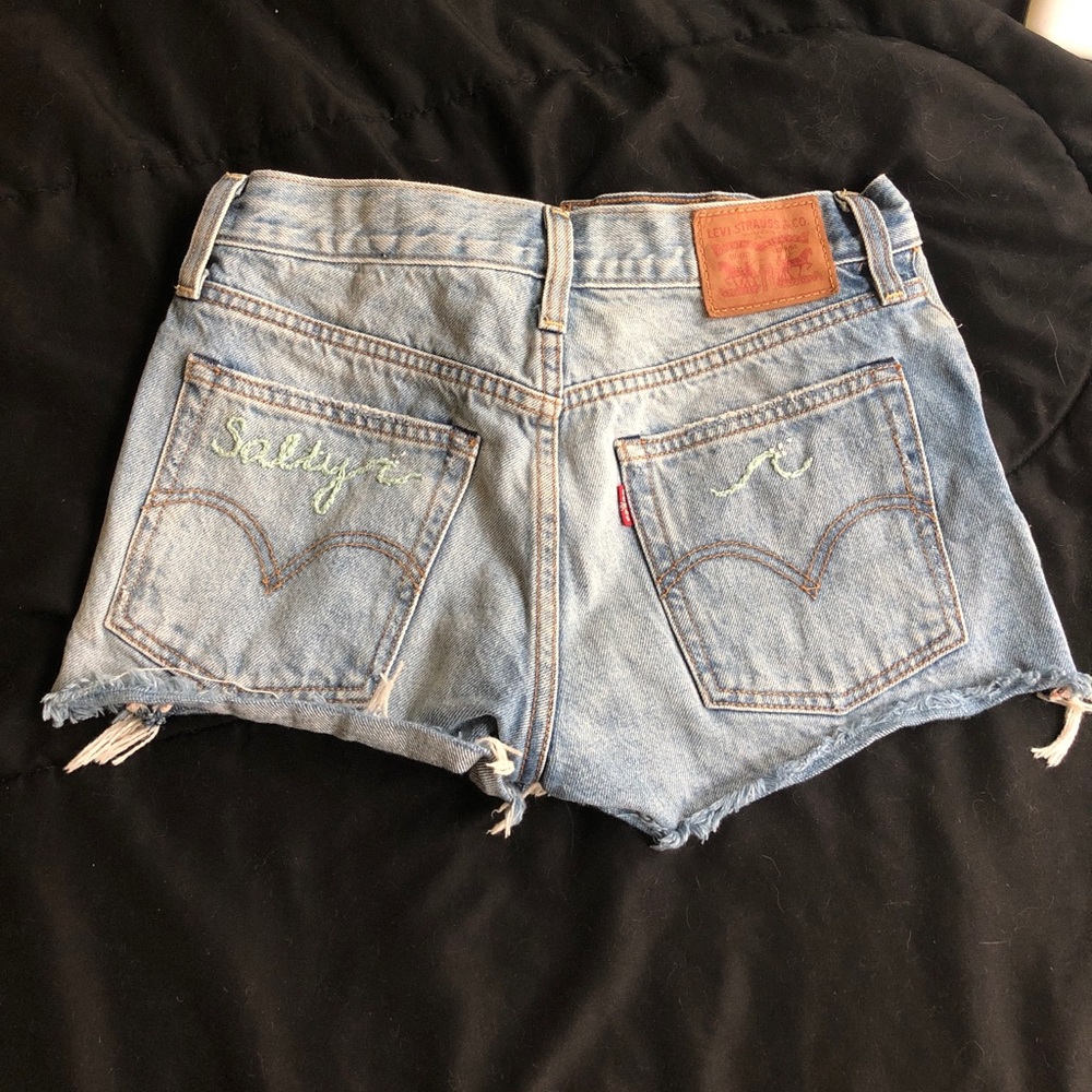 Embroidered Levi shorts 🌊